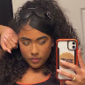 Meet your Posher, Liza